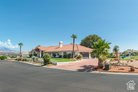 Photo 3 for 2159 Fairway Hills Dr #40