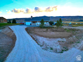 Photo 2 for 34415 N 7925 East
