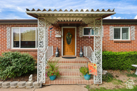 Photo 2 for 261 Vanburen Ave
