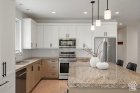Photo 4 for 5951 E Big Horn Pkwy