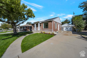 Photo 3 for 2831 S Merton Way
