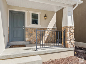 Photo 3 for 2956 S Willow Creek Dr