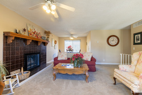 Photo 4 for 1008 S Fountain Dr
