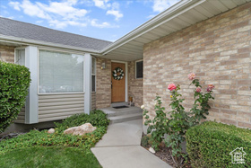 Photo 2 for 139 W Hidden Hollow Cir
