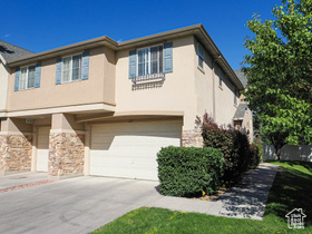 Photo 2 for 6831 S Garonne Ct