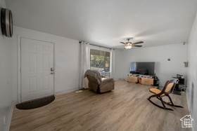 Photo 2 for 184 E Corrie Cir