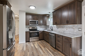 Photo 5 for 5968 S Country Hills Dr