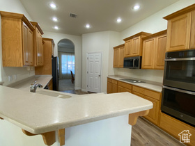 Photo 2 for 2714 Cove Cir