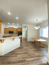 Photo 4 for 2714 Cove Cir