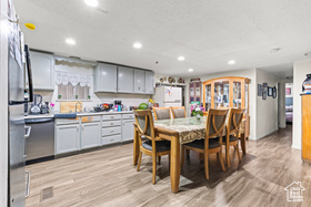 Photo 2 for 1146 W Carmellia Dr #33