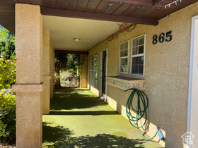 Photo 4 for 865 N Lava Flow Dr