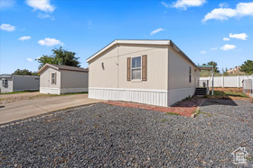 Photo 3 for 2600 N Hill Field Rd #4