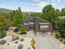 Photo 3 for 74 Thaynes Canyon Dr