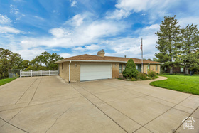 Photo 2 for 2506 Green Oaks Dr
