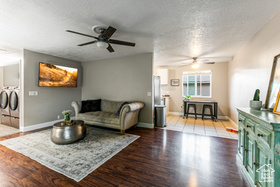 Photo 3 for 5235 S Glendon St #Y4