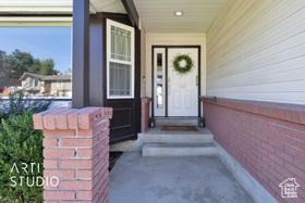 Photo 2 for 2056 E Meadow Lark Way