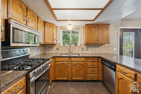 Photo 6 for 5678 S Maplewood Dr