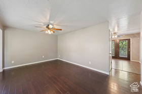 Photo 3 for 5678 S Maplewood Dr