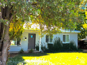 Photo 2 for 553 Clark St
