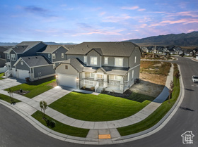 Photo 2 for 5443 N Cliffrose Dr #637