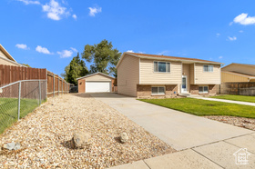 Photo 2 for 3536 W Churchwood Dr