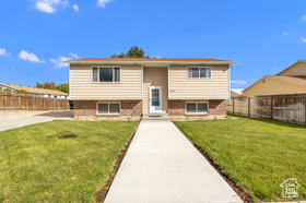 Photo 3 for 3536 W Churchwood Dr