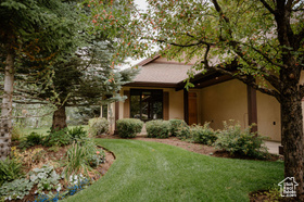Photo 3 for 1084 Matterhorn Ct #46