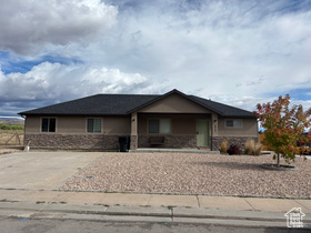 Photo 1 for 4835 W Hillside Dr