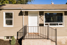 Photo 2 for 834 Highland Blvd