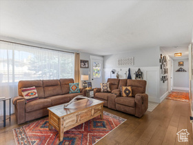 Photo 4 for 820 E Chalk Creek Rd
