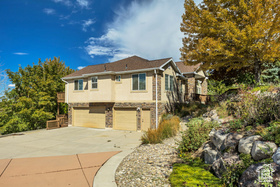 Photo 4 for 2059 E Bear Ridge Cv