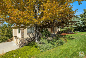Photo 3 for 2059 E Bear Ridge Cv