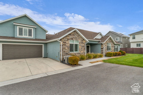 Photo 3 for 454 N Mallard Dr #D