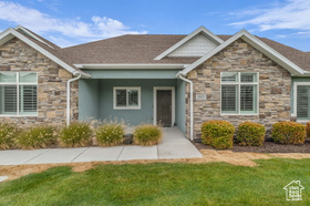 Photo 4 for 454 N Mallard Dr #D