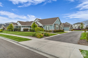 Photo 2 for 454 N Mallard Dr #D