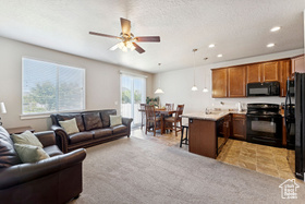 Photo 5 for 3731 N Prairie Grass Dr