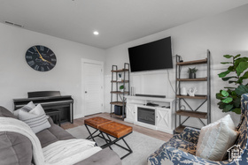 Photo 4 for 4652 W Isla Daybreak Rd #128