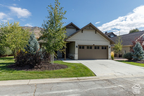 Photo 2 for 5937 E Big Horn Pkwy