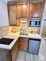 Photo 4 for 1940 Prospector Ave #307