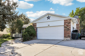 Photo 3 for 5335 W Woodstep Ave
