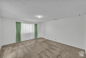 Photo 4 for 214 Cactus Ln #1