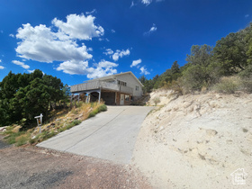 Photo 2 for 207 E Red Hill Rd