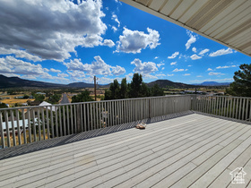 Photo 6 for 207 E Red Hill Rd