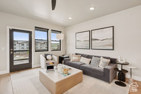 Photo 5 for 1121 W Vos Cir #204