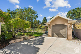Photo 4 for 2159 N Banbury Ct