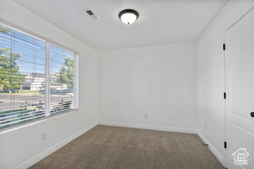 Photo 4 for 77 N Richmond Ln