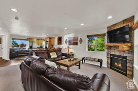 Photo 3 for 3521 N Fox Run Dr #803