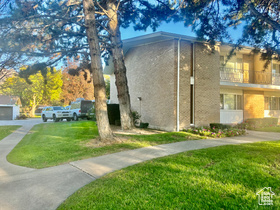 Photo 3 for 832 E Three Fountains Dr #182