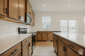 Photo 4 for 3584 N Oak Blvd #328