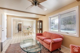 Photo 3 for 832 E Deerfield Rd